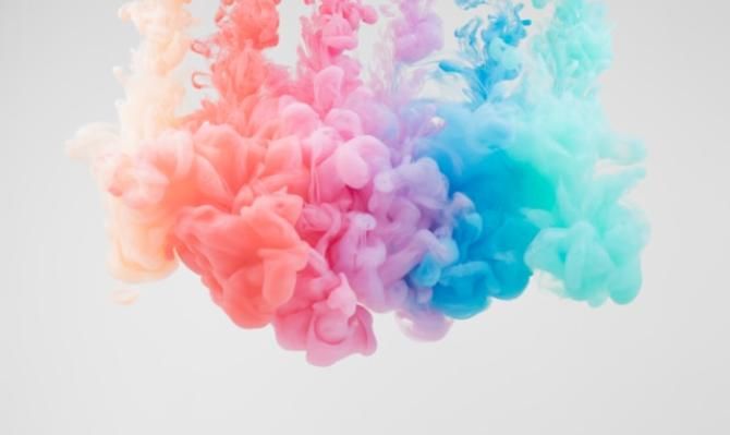 Tintes líquidos de colores. Photo by Pawel Czerwinski on Unsplash