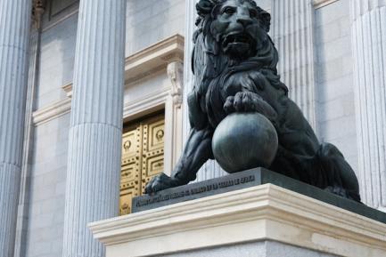 León del Congreso de los Diputados, Madrid. Photo by Dimitrii E on Unsplash